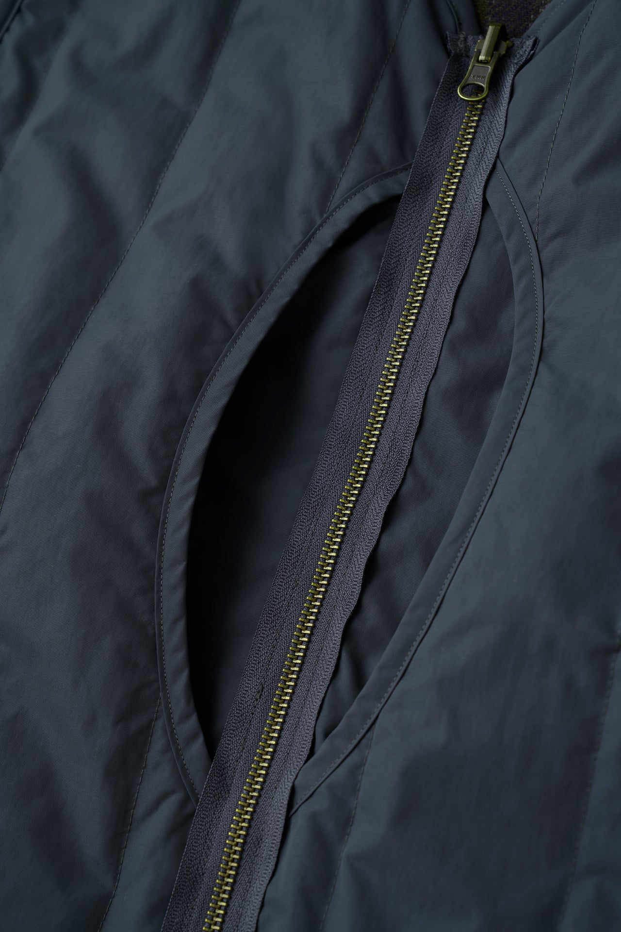 REFINE-WOOL CHK RV VEST