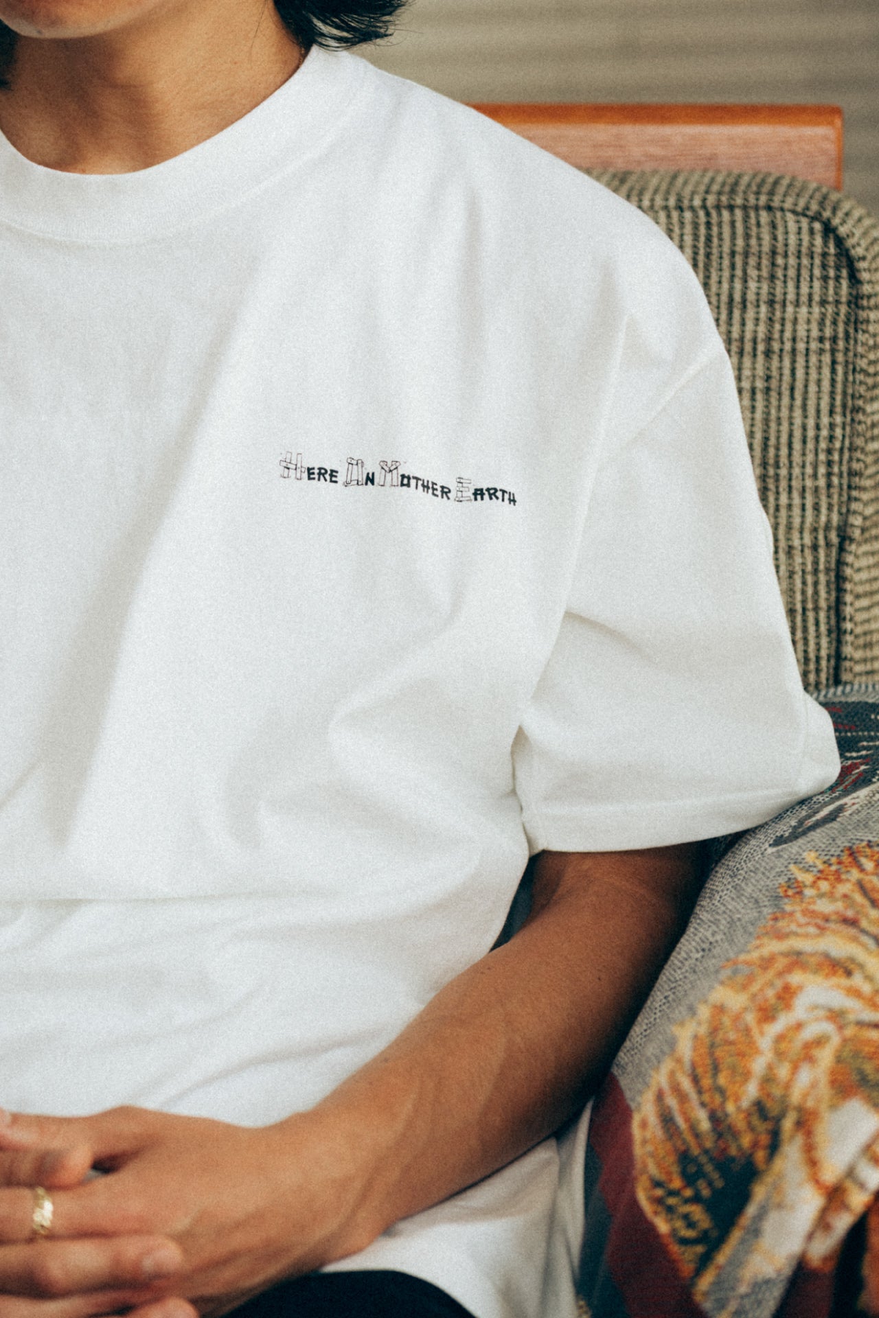 COMPLETE-FIT ORGANIC S/S Tee "HOME"